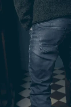 Le Temps des Cerises Musset 700/11 Adjusted Jeans Enduit Bleu-Noir N°3-Homme Coupe Adjusted