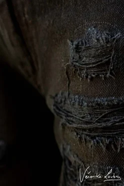 Le Temps des Cerises Short Court Veronika En Jeans Noir Destroy By Veronika Loubry-Femme Jupes & Shorts