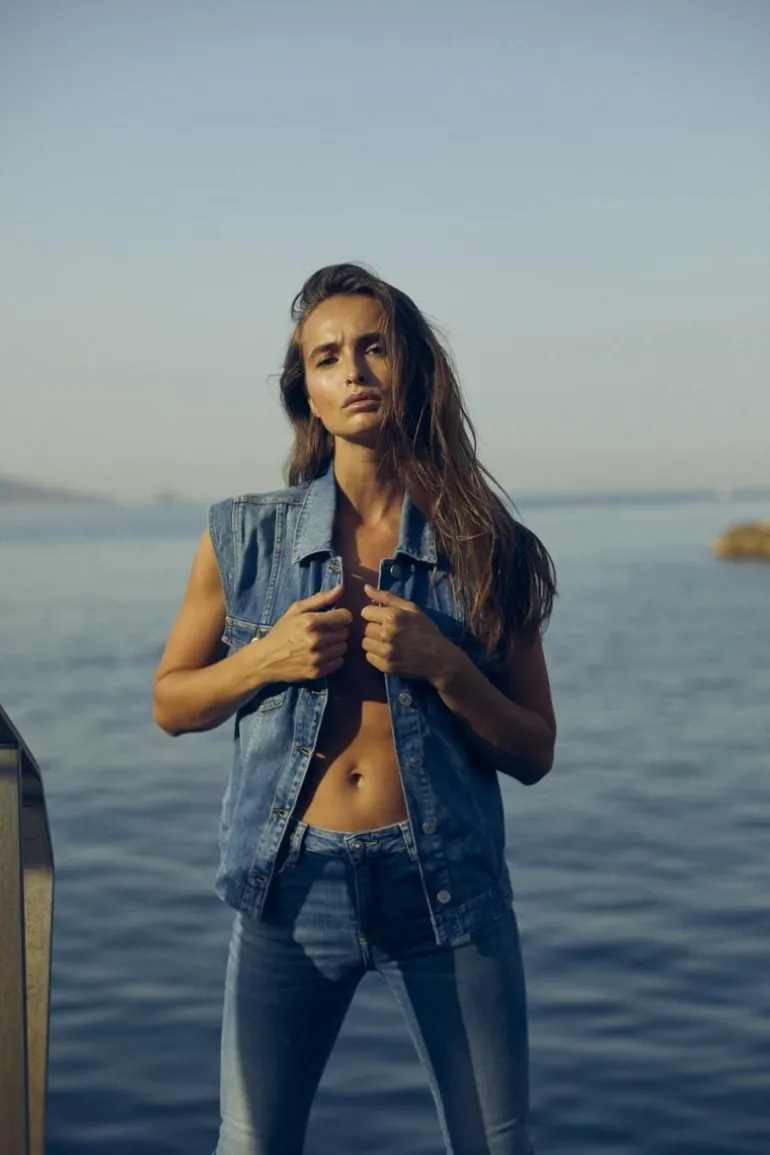 Le Temps des Cerises Veste Sans Manches Galinat En Jeans Bleu-Femme Chemises Et Vestes